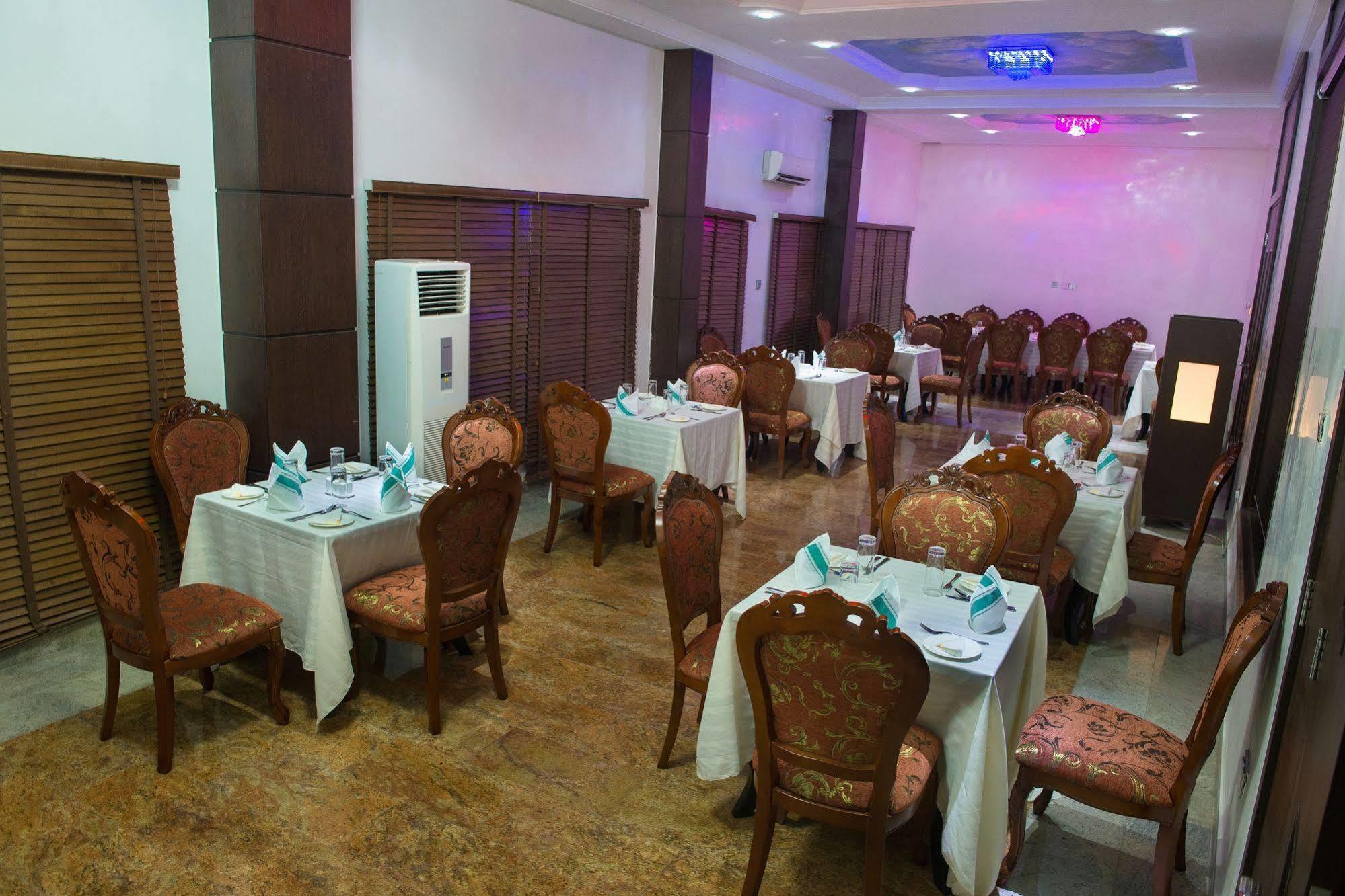Grand Cubana Hotels Абуджа Экстерьер фото